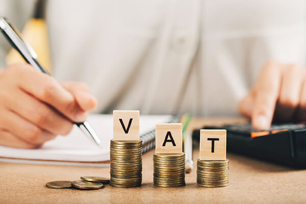 Infographic providing further insights into VAT registration requirements and processes in the UAE